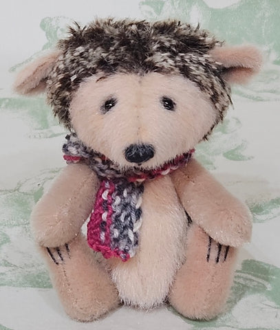 Hollie Hedgehog by Lynne Farmer - 11cm