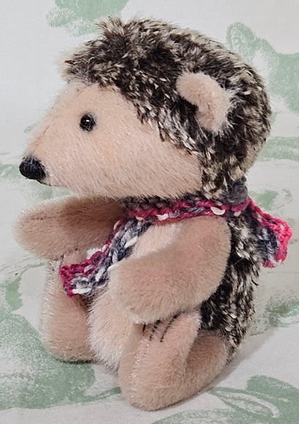 Hollie Hedgehog by Lynne Farmer - 11cm