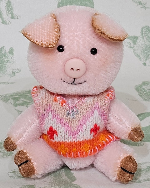 Polly Piglet by Lynne Farmer - 12cm