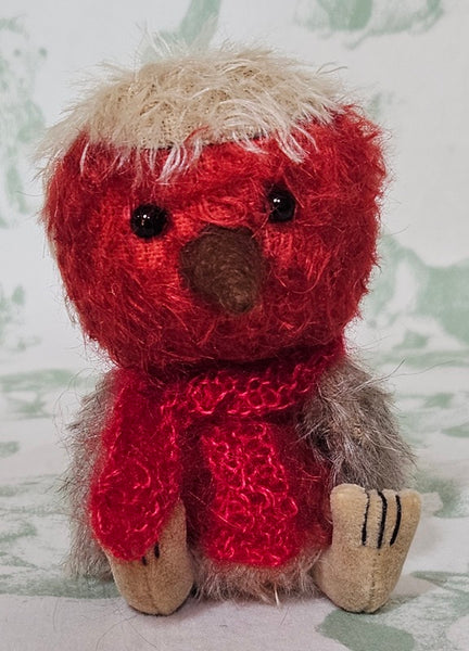 Remi Robin by Lynne Farmer - 11cm