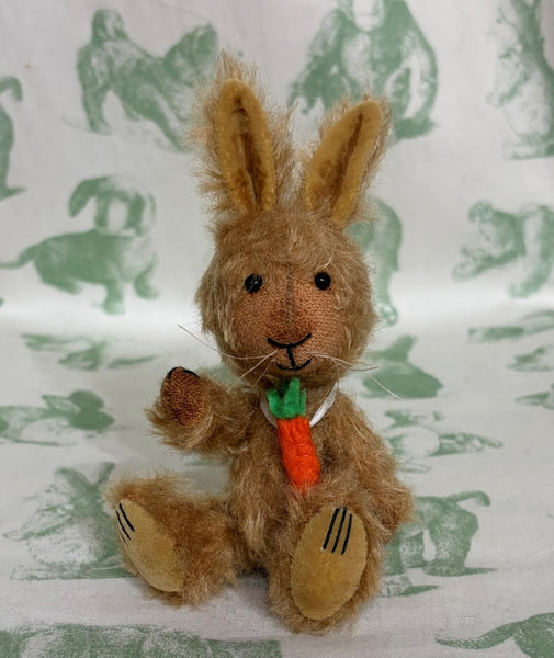 Bowie Bunny by Lynne Farmer - 14cm