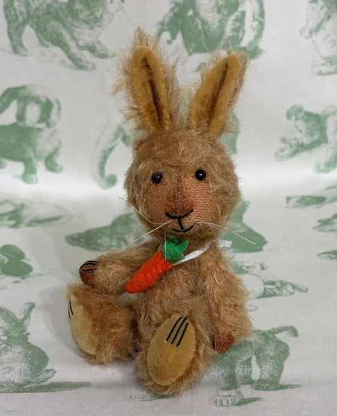 Bowie Bunny by Lynne Farmer - 14cm