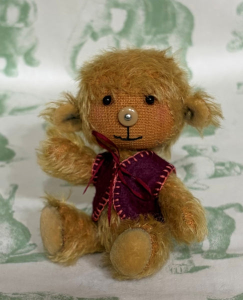 Jessie by Lynne Farmer - 11cm