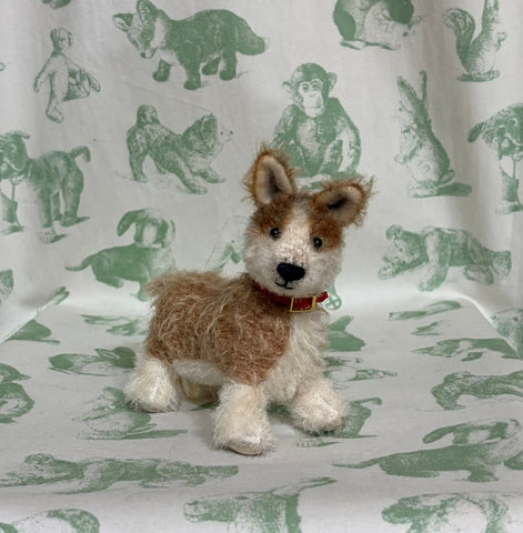 Lizzie by Lynne Farmer - 14cm