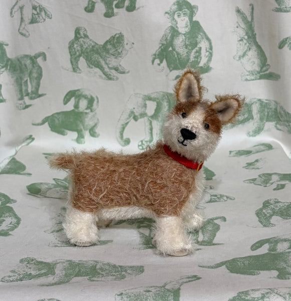 Lizzie by Lynne Farmer - 14cm