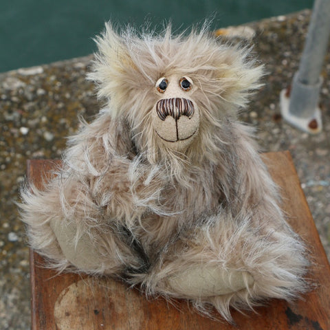 McGruffin by Barbara-Ann Bears - 29cm