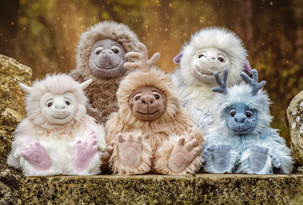 Trundle by Charlie Bears - 32cm