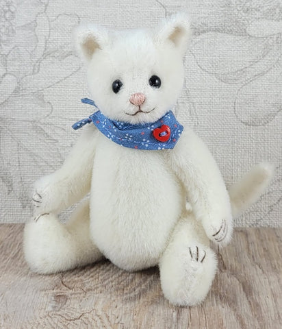 Eric by Anna Dazumal - 12.5cm