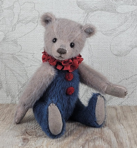 Luigi by Anna Dazumal - 11.5cm