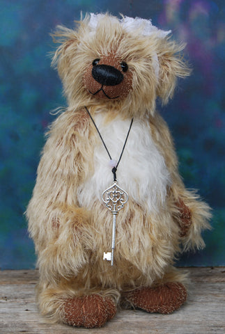 Lavinia by Domi Bears - 25cm