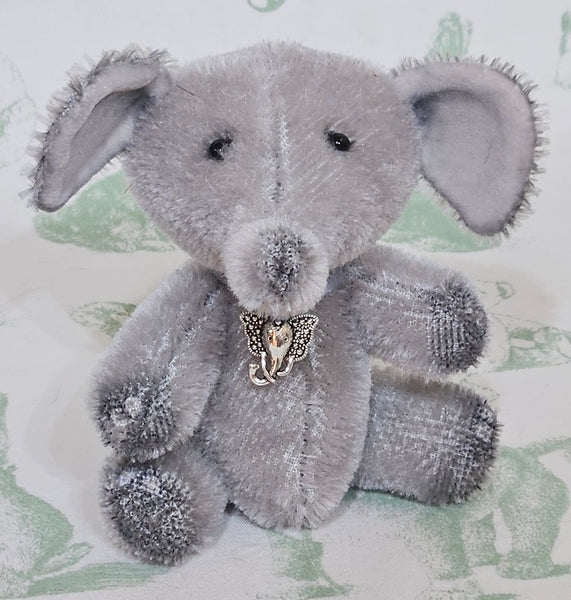 Elgar Elephant by Lynne Farmer - 12cm