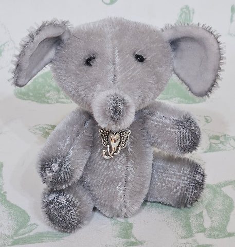 Elgar Elephant by Lynne Farmer - 12cm