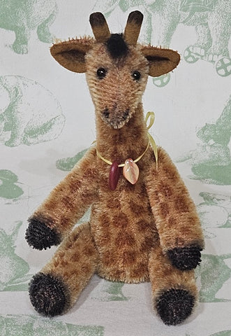 Jeremy Giraffe by Lynne Farmer - 18cm