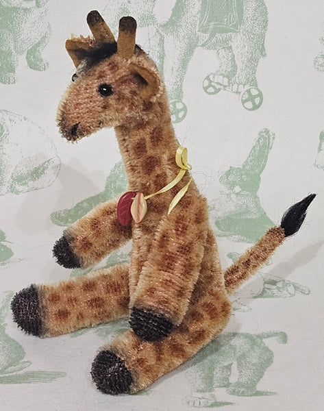 Jeremy Giraffe by Lynne Farmer - 18cm