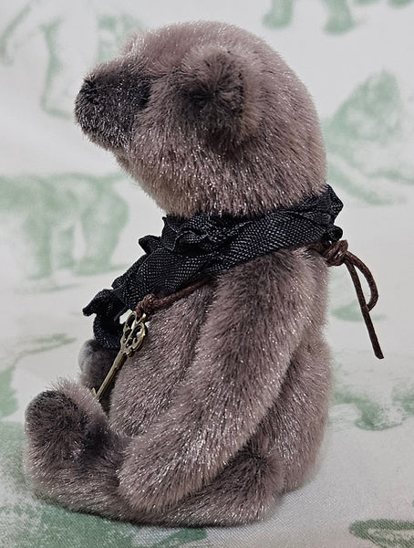 Little Brown Bear by Anna Kolo - 8.75cm