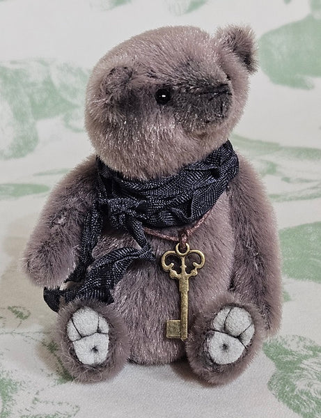 Little Brown Bear by Anna Kolo - 8.75cm