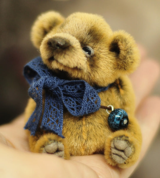 Ellie by Anna Kolo - 7.5cm