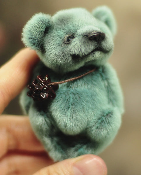 Arnold by Anna Kolo - 7.5cm