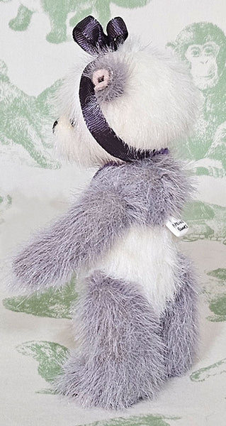Graye by Pipkins Bears - 12cm