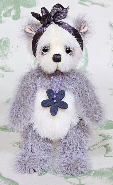 Graye by Pipkins Bears - 12cm