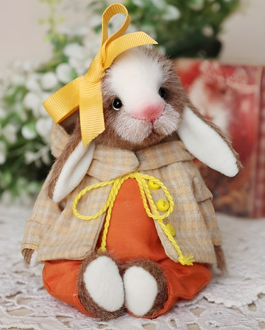 Garden Bunny by Nata Tovt - 16cm